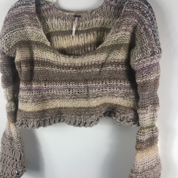 Free People Bell Sleeve Cropped Chunky Sweater - Picture 4 of 6